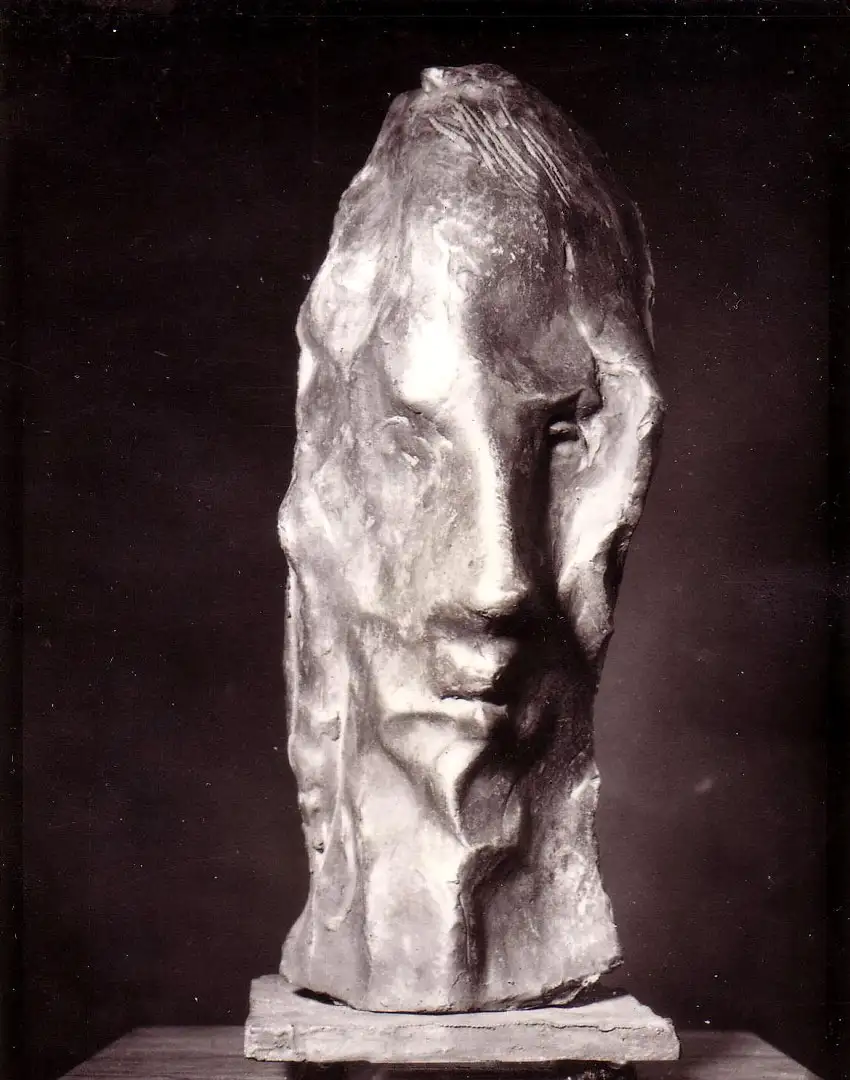 A sculpture of a head