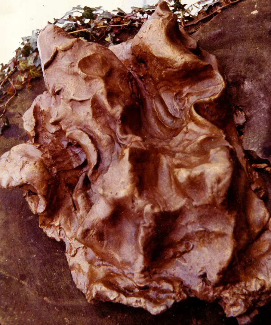 'Betty Stamper' sculpture in bronze